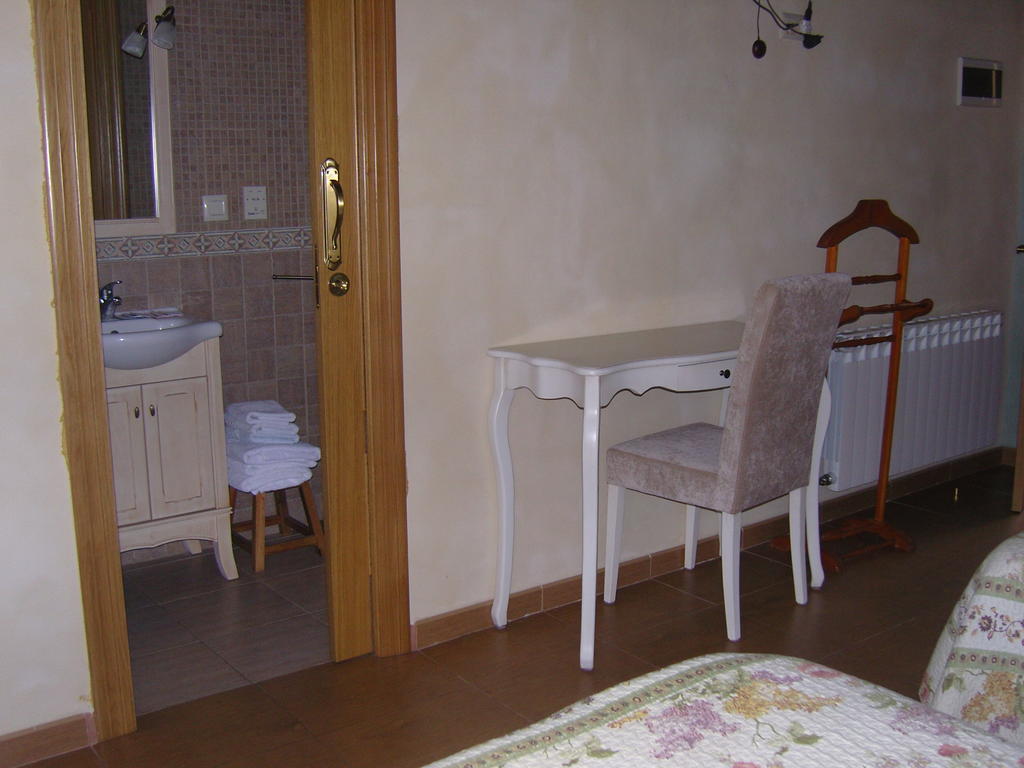 Casa Paulino Hotell Corrales De Buelna Rum bild