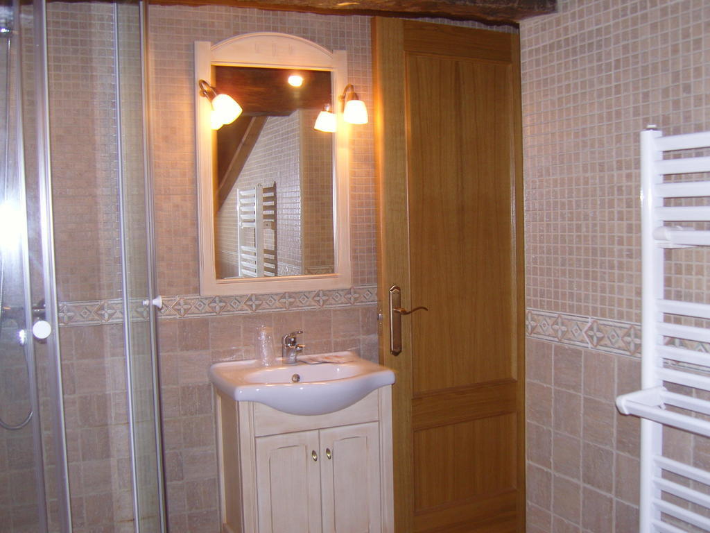 Casa Paulino Hotell Corrales De Buelna Rum bild