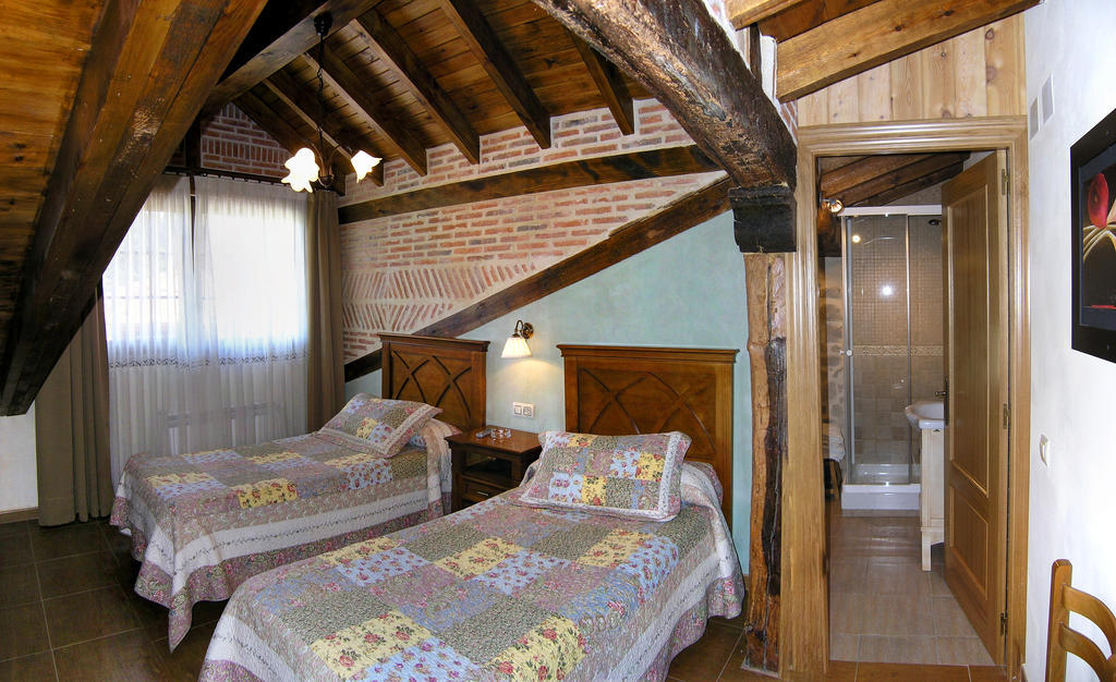 Casa Paulino Hotell Corrales De Buelna Rum bild